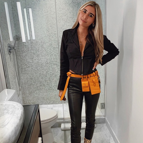 izzypavlounis